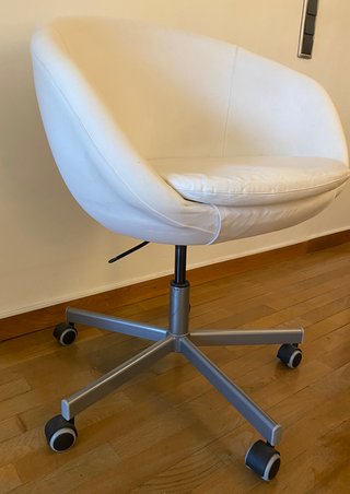 Silla de oficina giratoria con ruedas