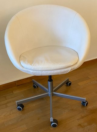 Silla de oficina giratoria con ruedas
