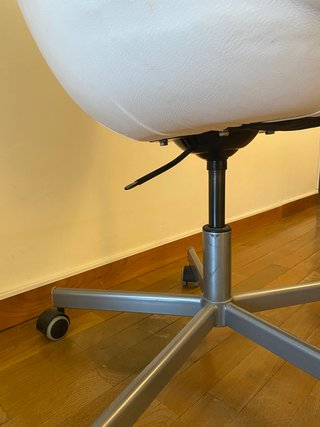 Silla de oficina giratoria con ruedas