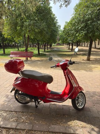 Vespa Primavera 50 Roja