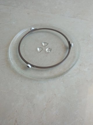 Plato de microondas de cristal seminuevo