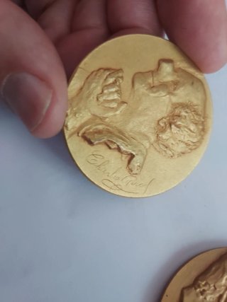 2 Medallas Antoni Gaudí y Josep Andreu