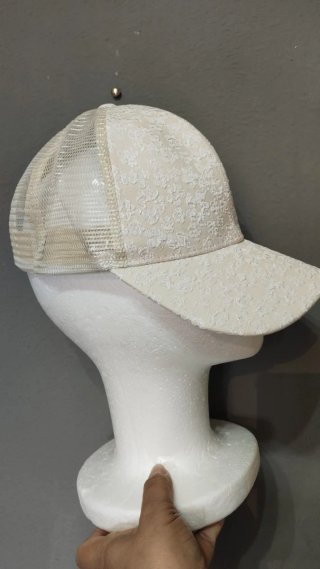 Gorra beige transpirable