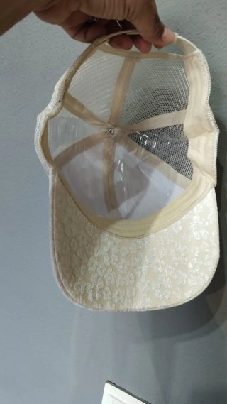 Gorra beige transpirable
