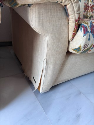 Sofá de tela con estampado étnico