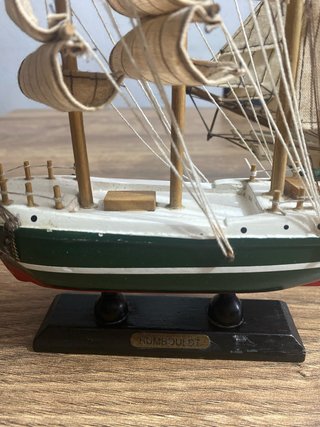 Lote 2 Barcos Madera Colección El Cano y Humbouldt