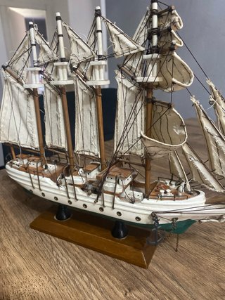 Lote 2 Barcos Madera Colección El Cano y Humbouldt