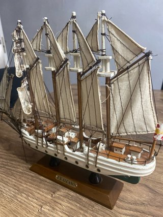 Lote 2 Barcos Madera Colección El Cano y Humbouldt