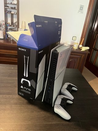 PS5 Digital 1TB + 2 Mandos