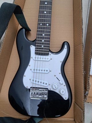 Harley Benton ST-Junior BK Guitarra
