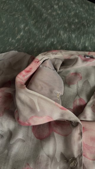 Blusa El Corte Inglés flores rosas. Medidas en las
