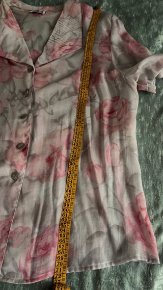 Blusa El Corte Inglés flores rosas. Medidas en las