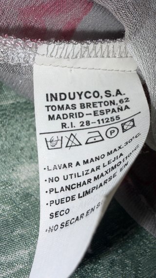 Blusa El Corte Inglés flores rosas. Medidas en las