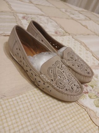 Mocassini Ara donna beige con strass