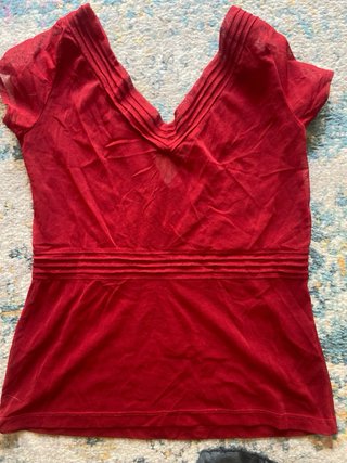 Top rojo vintage con pedrería