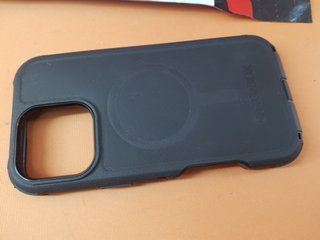 Funda OtterBox Defender MagSafe iPhone 16 Pro