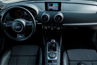 Audi A3 2015 S LINE . 1.4 TFSI
