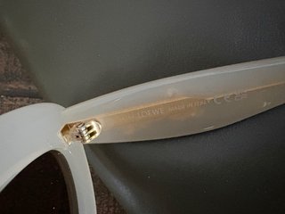 Gafas de sol Loewe blancas y verde oliva