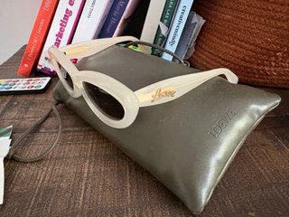 Gafas de sol Loewe blancas y verde oliva