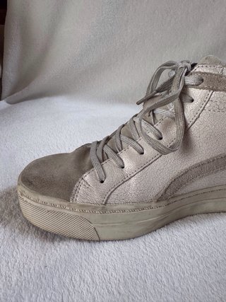 Zapatillas Scalpers grises y blancas