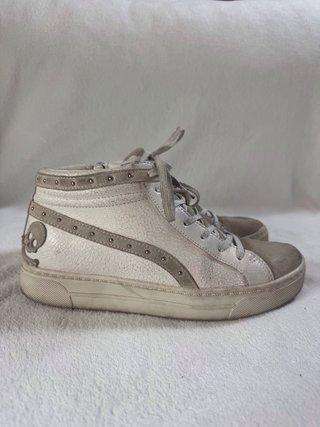 Zapatillas Scalpers grises y blancas