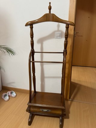 Galán de noche perchero valet madera maciza