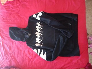Sudadera Negra con Estampado Mickey Mouse