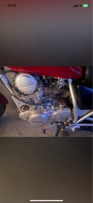 Yamaha SR 250 Special Roja