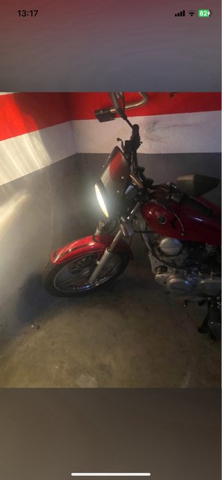 Yamaha SR 250 Special Roja