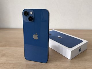 iPhone 13 Azul 128 GB Impecable + Cargador + Funda