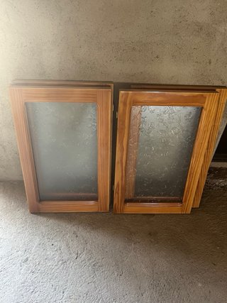 Ventana de madera maciza de pino con cristal
