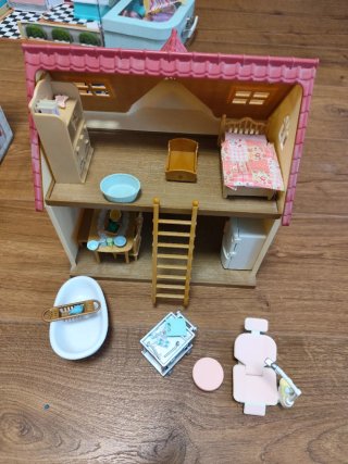 Casita Silvanian Families con accesorios