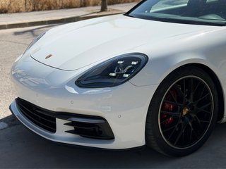 Porsche Panamera!