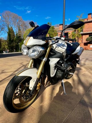 Triumph Street Triple Blanca
