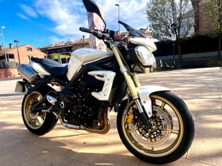 Triumph Street Triple Blanca