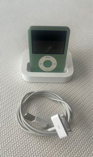 iPod Classic Nano 8GB con base de carga