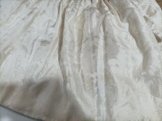 Falda Fallera Damasco Blancoroto (necesita limpiar