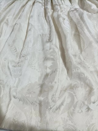 Falda Fallera Damasco Blancoroto (necesita limpiar