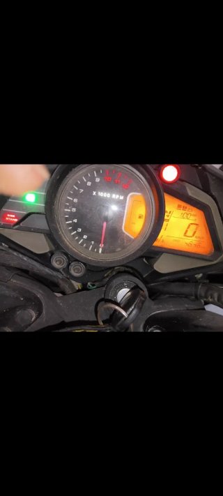 Moto Naked Negra y Gris