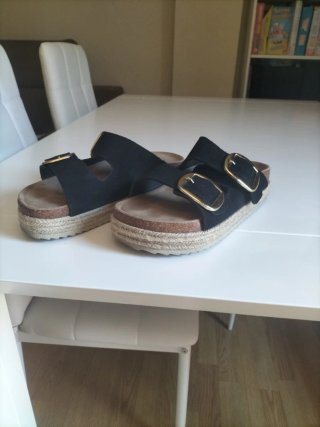 Sandalias Xti Mujer Negro y Dorado