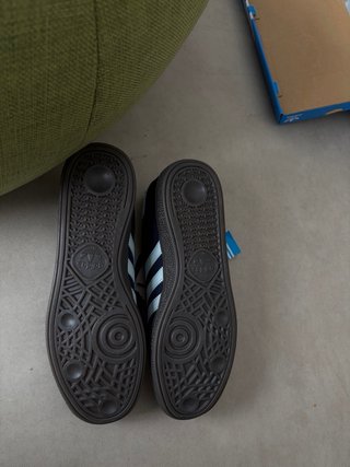 Adidas Spezial Azul Marino y Blanco