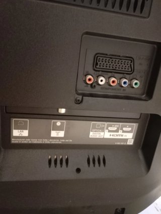 Televisión Sony Negra (no tiene mando)