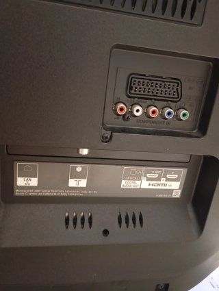 Televisión Sony Negra (no tiene mando)