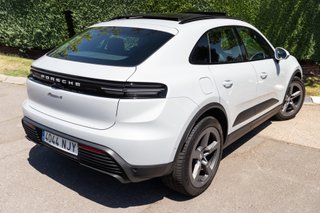 Porsche Macan 4