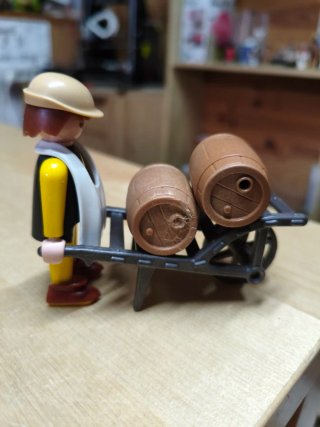 Tabernero Playmobil con Carro y Barriles