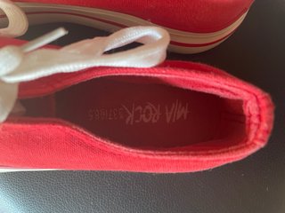 Zapatos estilo Converse rojos