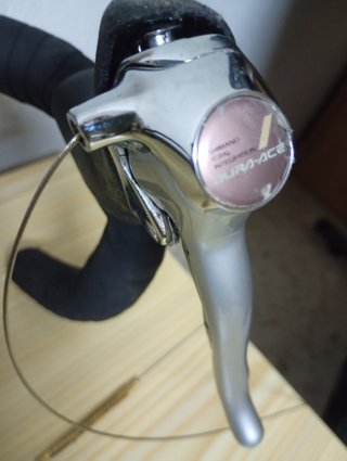Manillar ITM + Manetas Shimano Dura-Ace.
