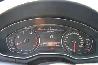 AUDI A4 S line 30 TDI S tronic