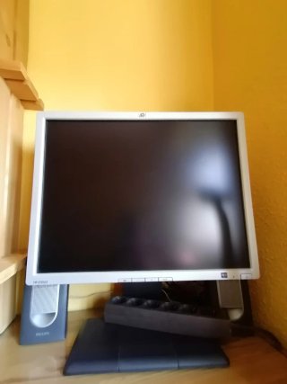 Monitor HP Plata y Negro