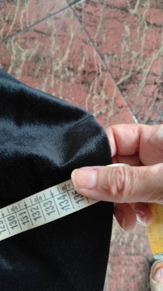 Mantilla negra con encaje floral